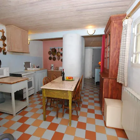 Authentic In With Garden بيت للعطل