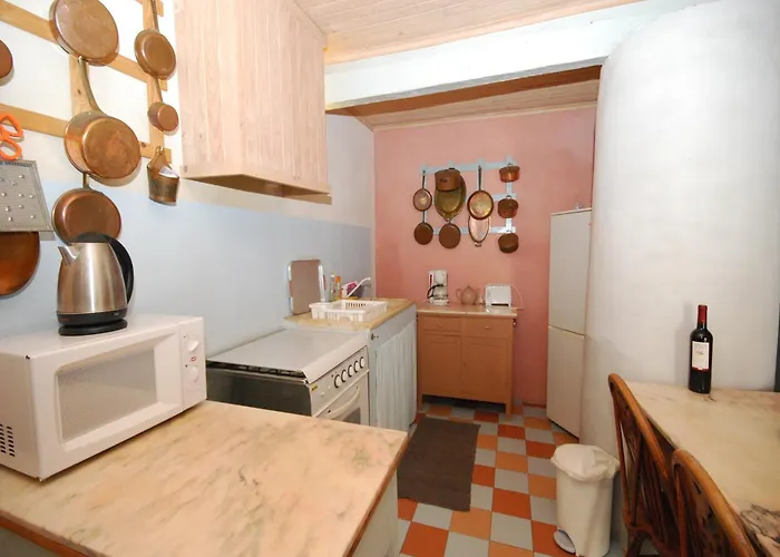 Authentic In With Garden Holiday home *