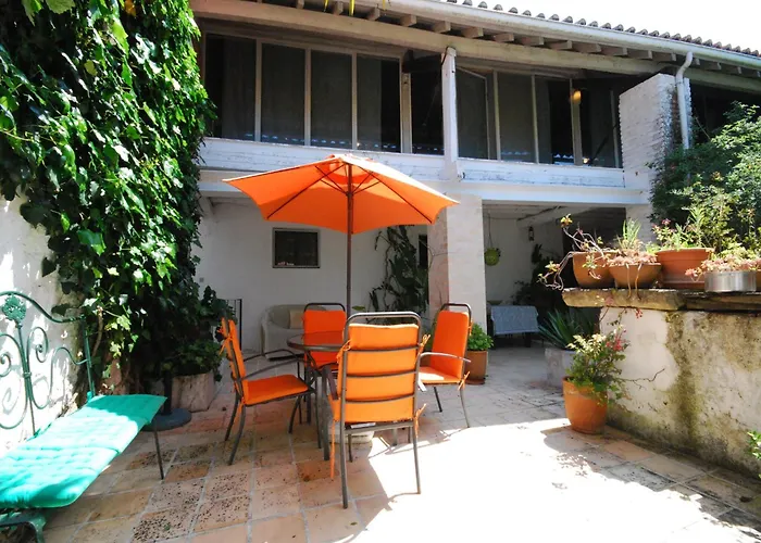 Casa de Férias Authentic In With Garden *